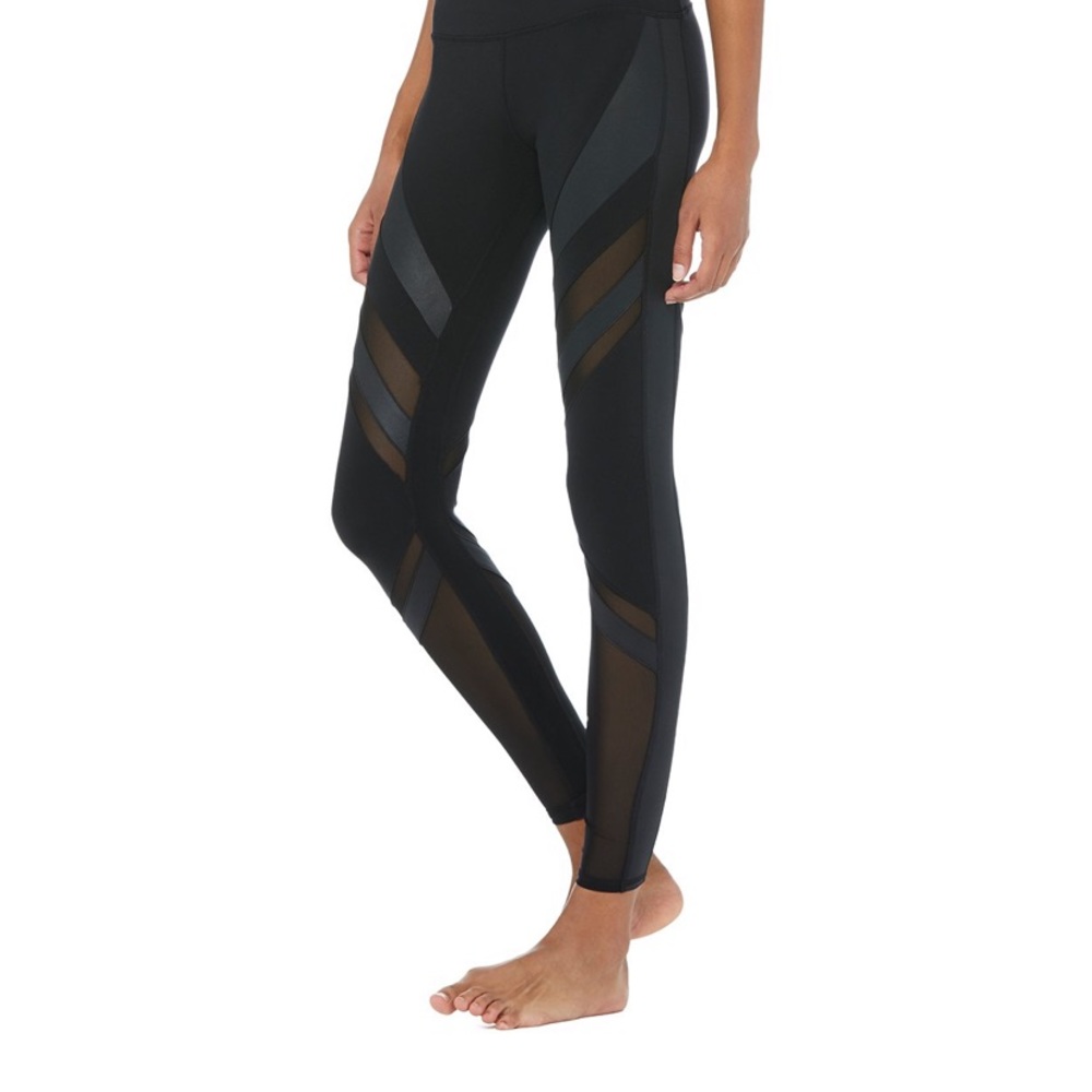 ALO Yoga Epic legging. Great condition-Black/Small